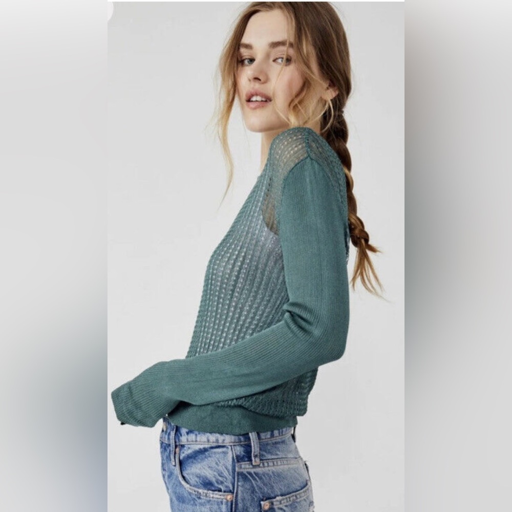 FREE PEOPLE H2O LONG SLEEVE CREW NECK IN JADED GREEN. Size L NWT.